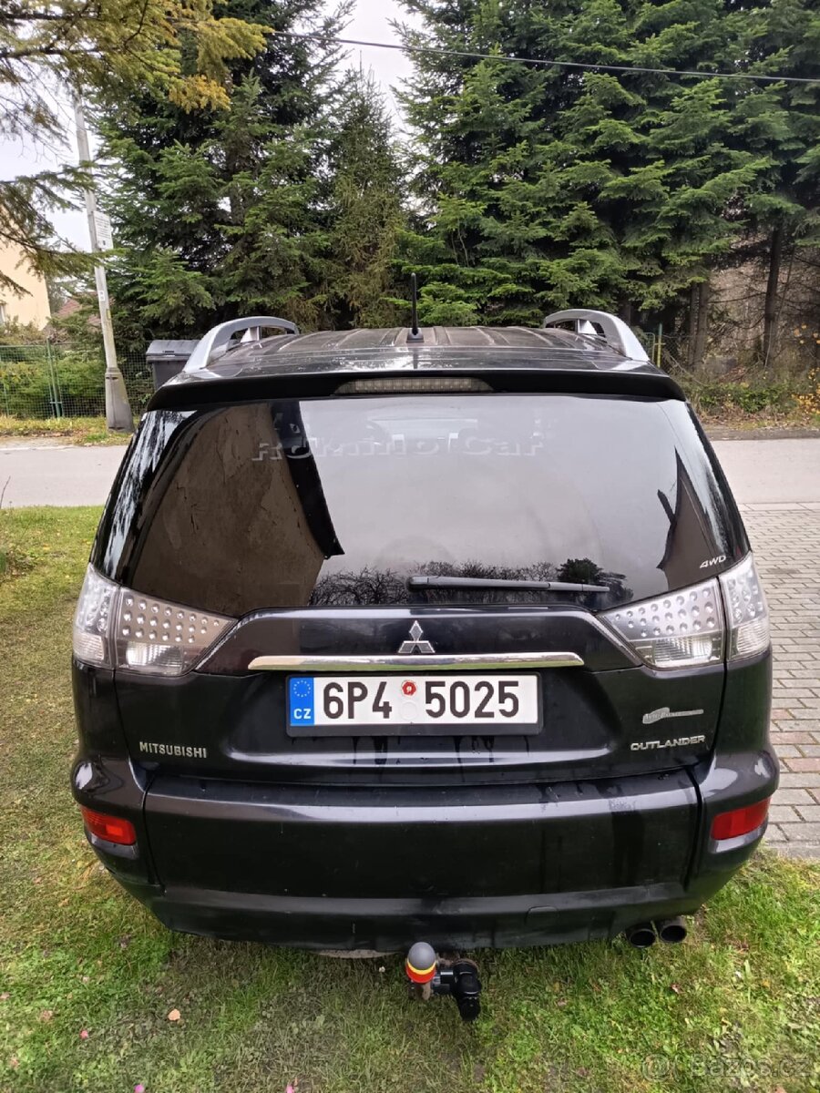 Mitsubishi Outlander 2 - 4