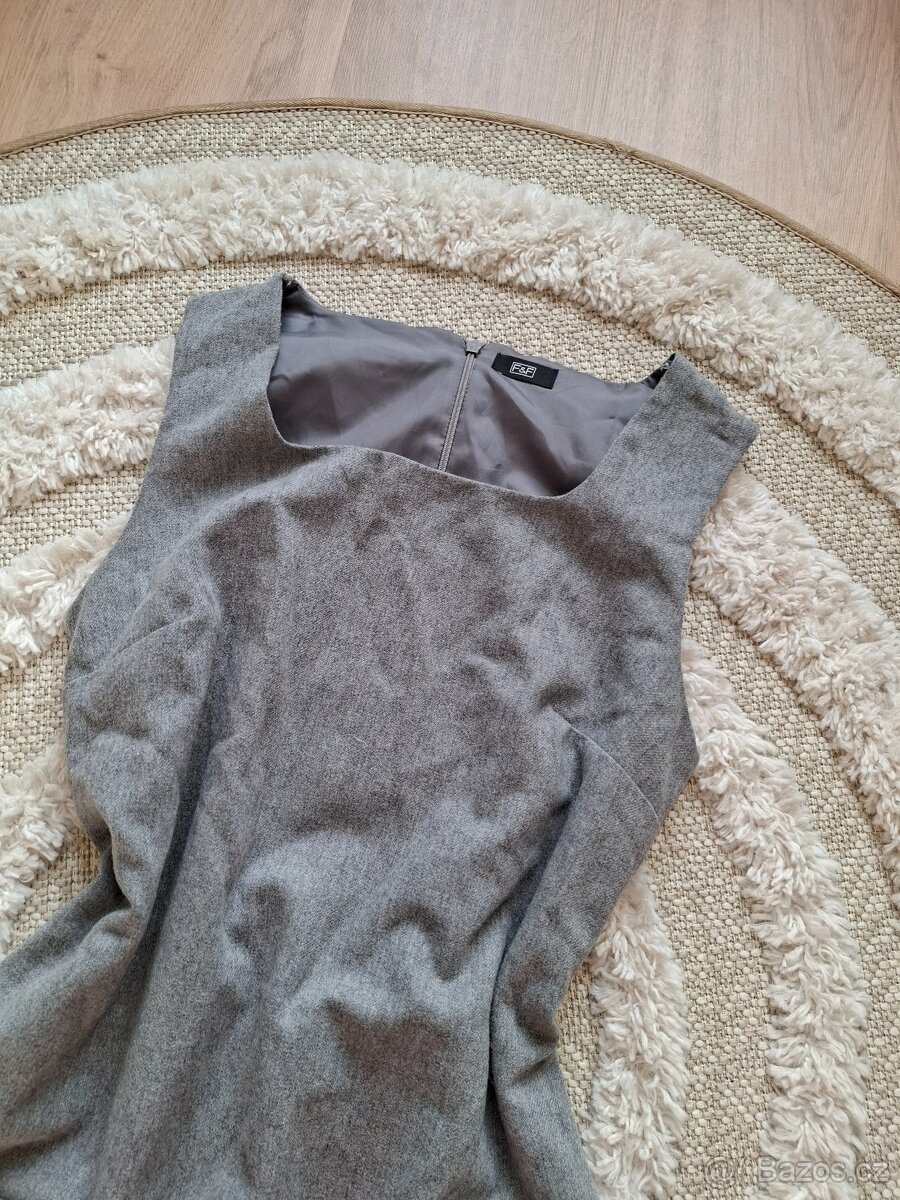 Šedé vlněné šaty F&F - 4