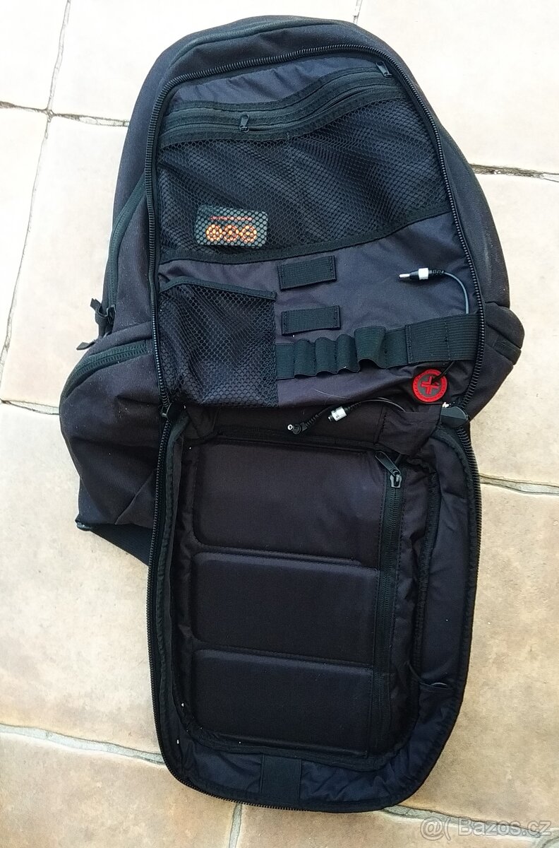 Solární batoh - VOLTAIC (made in USA) - 20l - 4