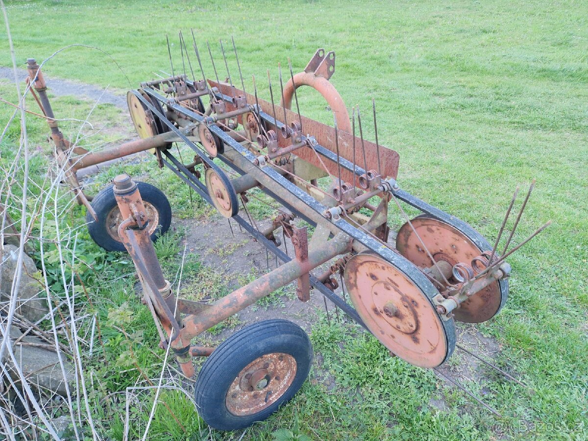 Obraceč a shrnovač sena - 4