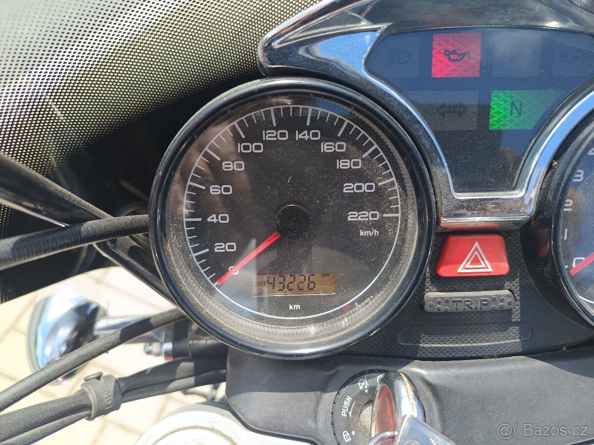 Moto Guzzi Nevada 750IE - 4