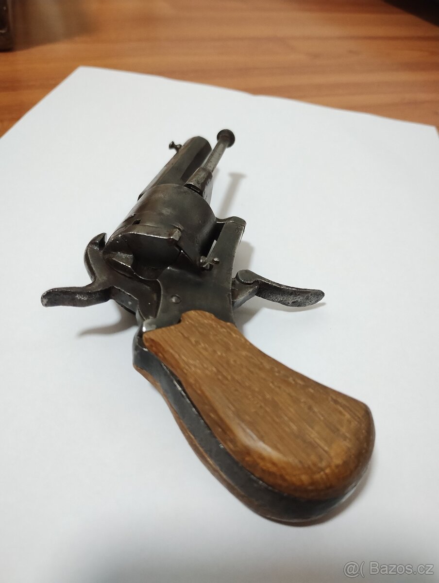 Starožitný malý historický revolver LEFAUCHEUX z roku 1870 - 4