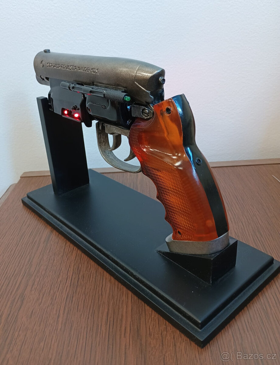 Replika NECA Blade Runner Blaster měřítko 1:1 - 4
