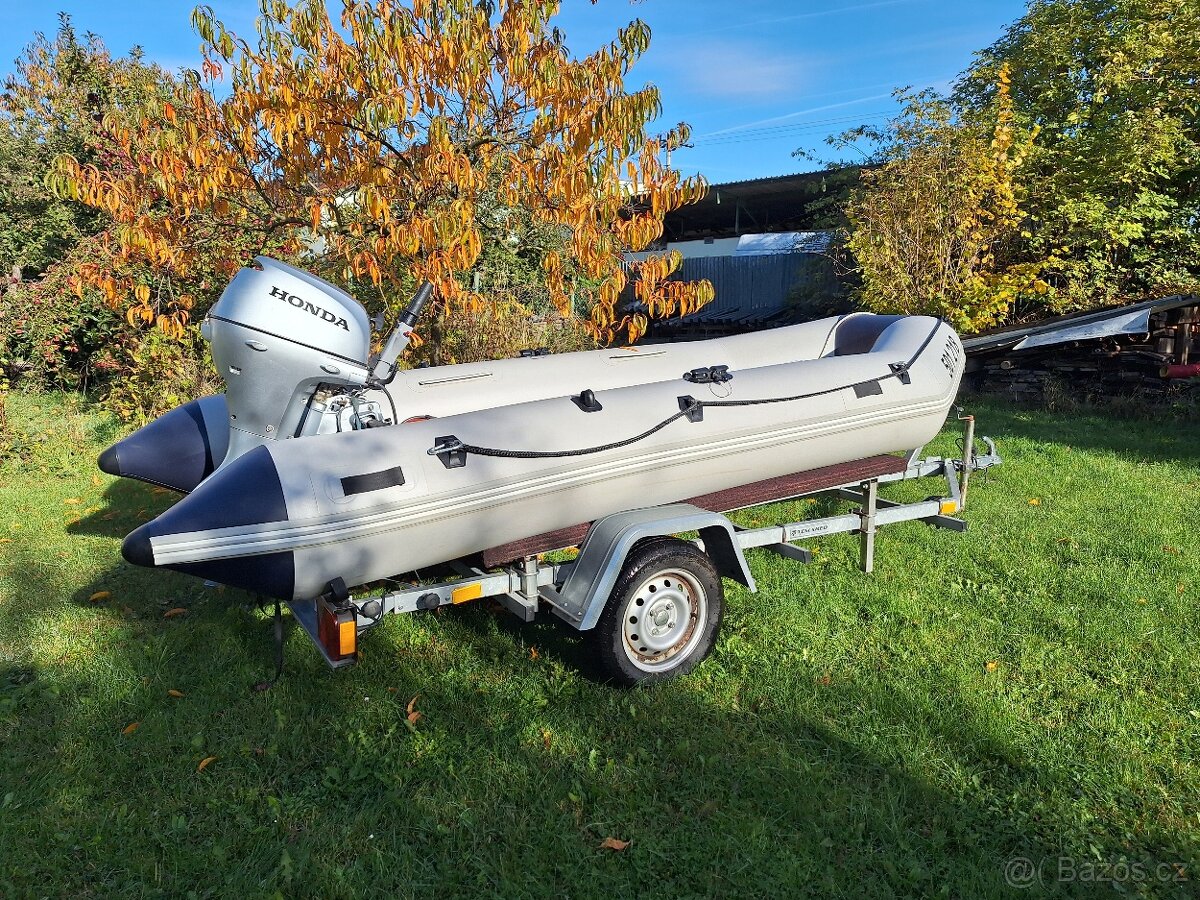 Prodám nafukovací člun rok starý, s motorem - 4