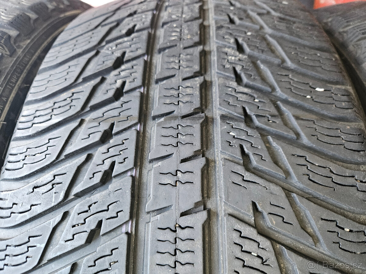275/45R20 110V XL NOKIAN - 4