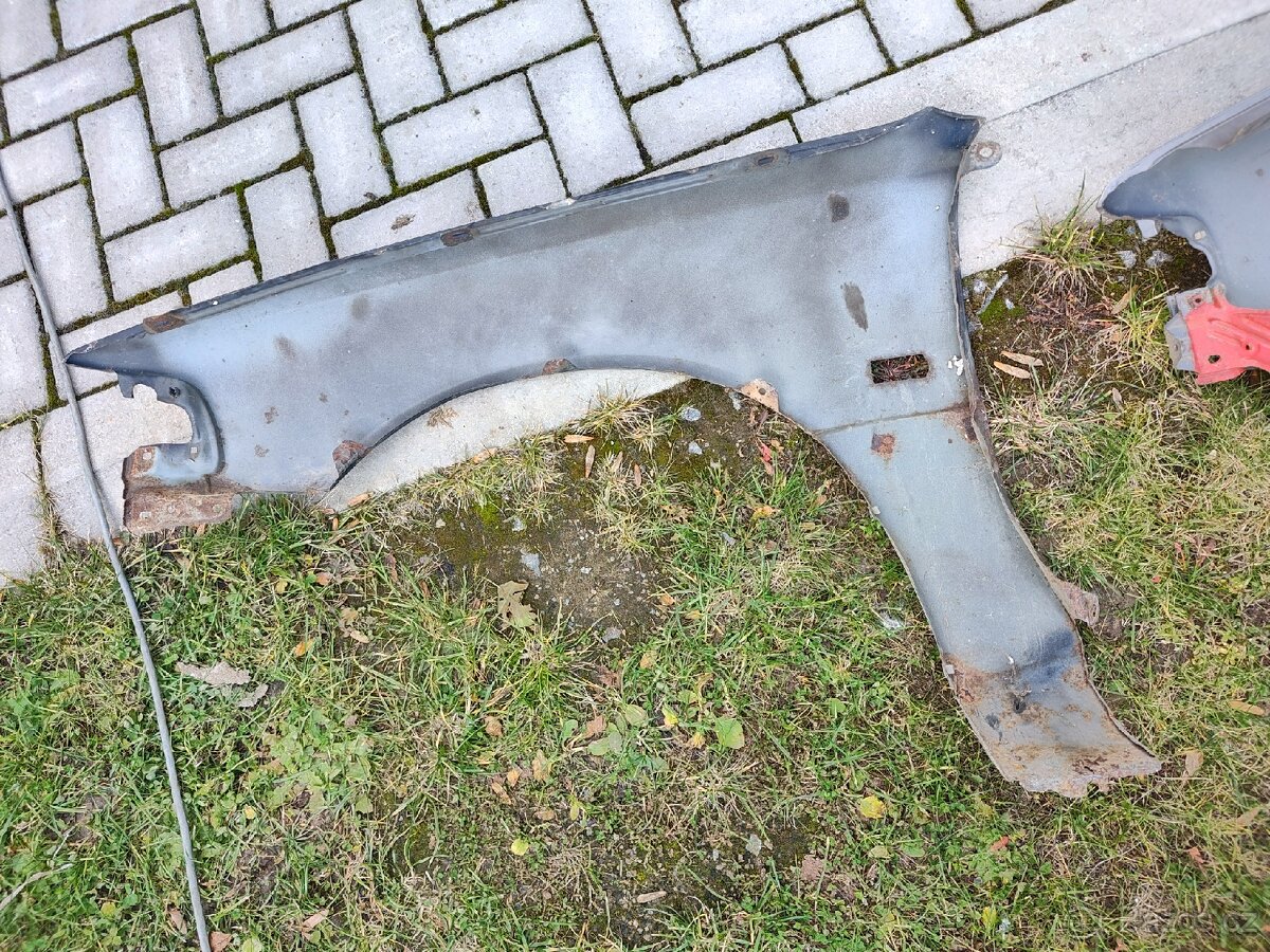 Prodam 2x pravy blatnik Honda Civic 4g - 4