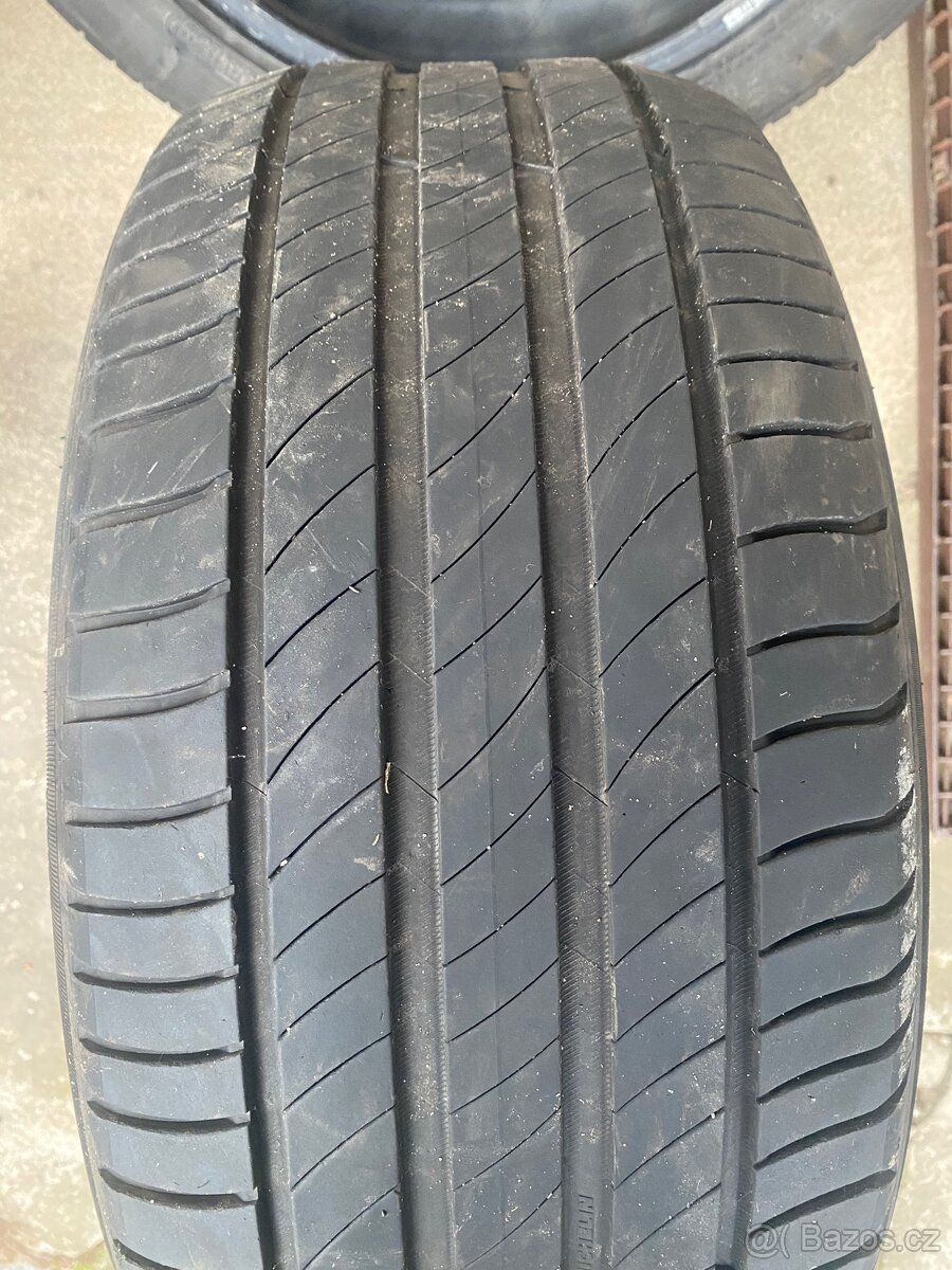 Letní pneu 235/45 R17 - 4