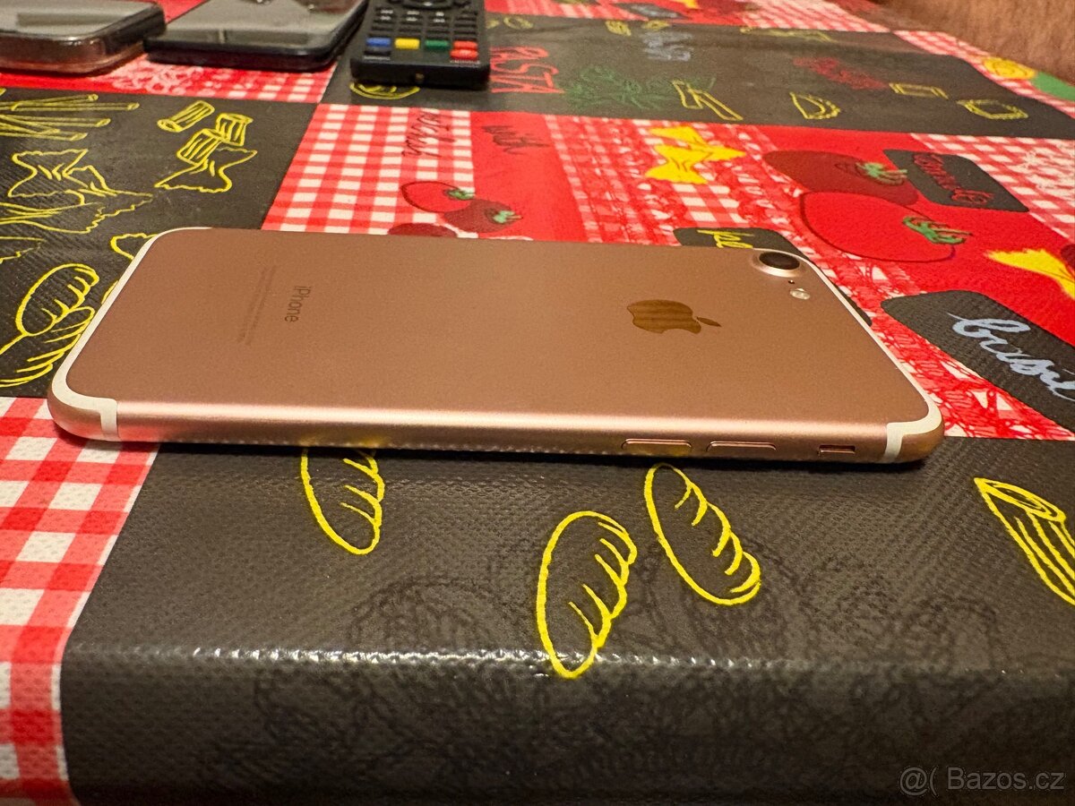 IPhone 7 rose - 4
