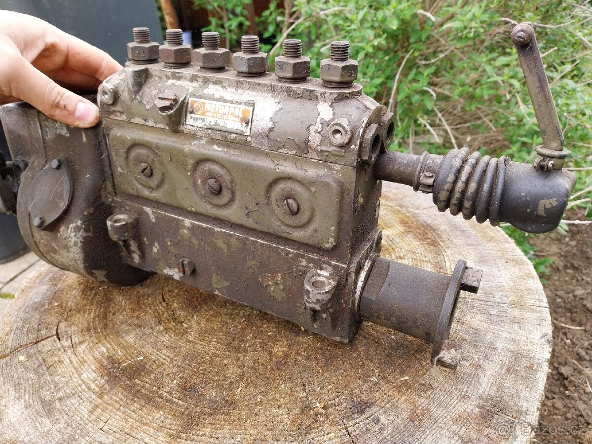 Vstřikovací palivové čerpadlo praga v3s - 4