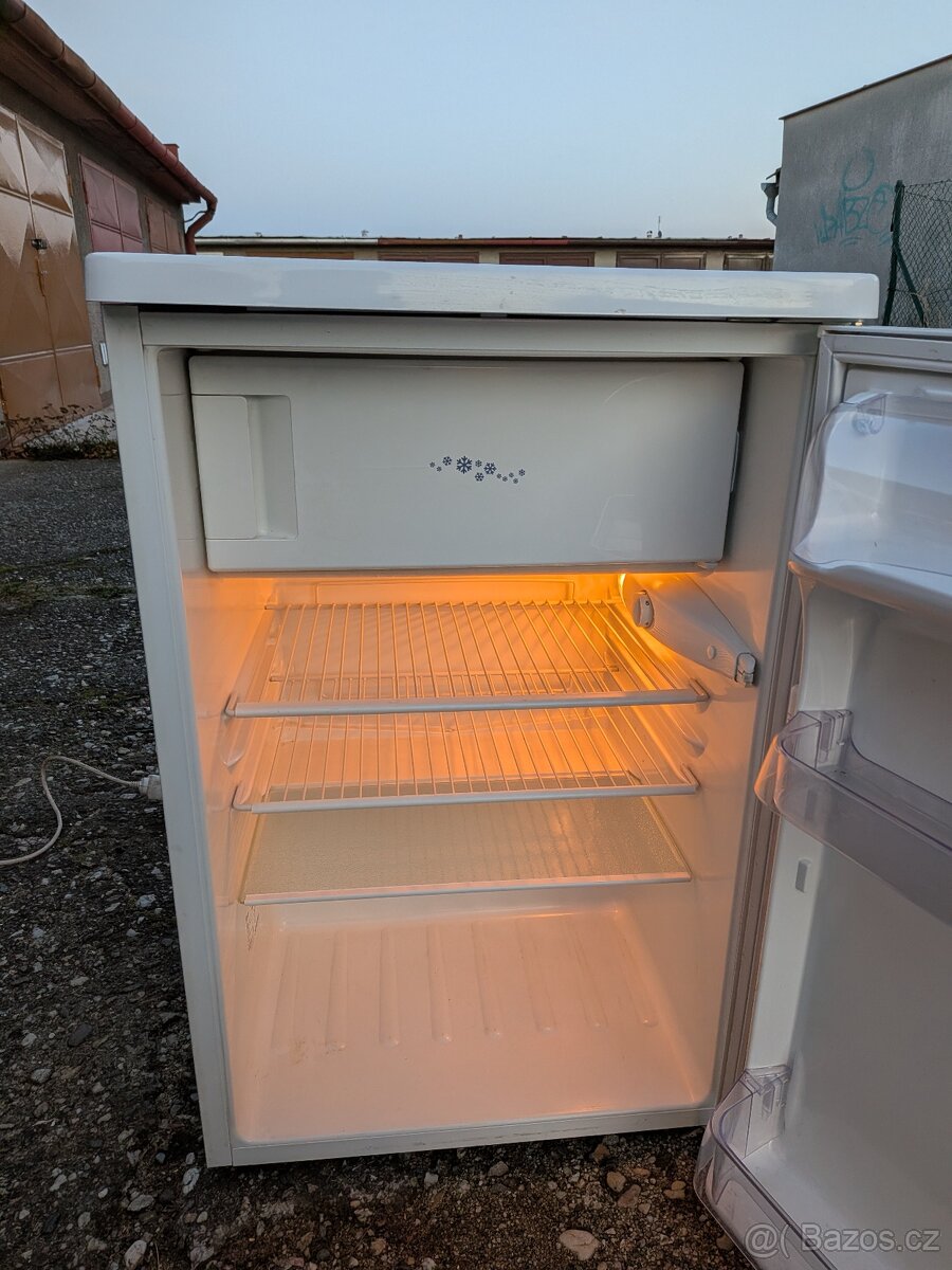 Prodám ledničku Zanussi - 4