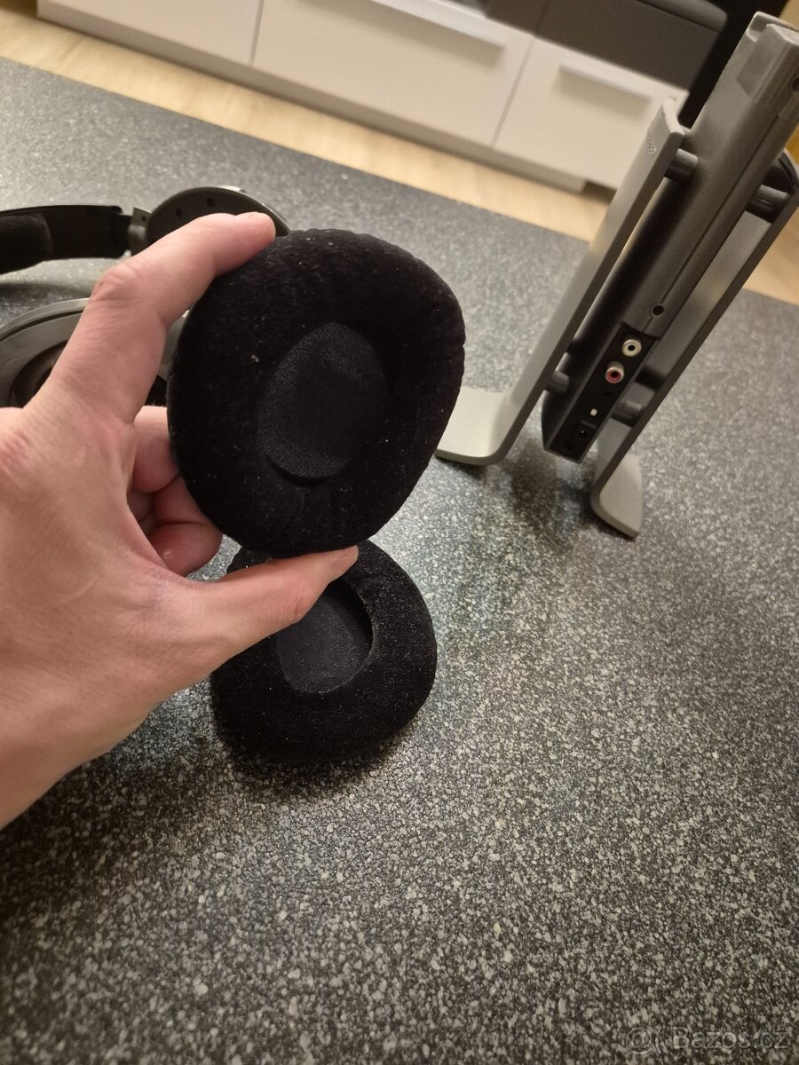 Sennheiser HDR 180 – bezdrátová sluchátka + základna + napáj - 4