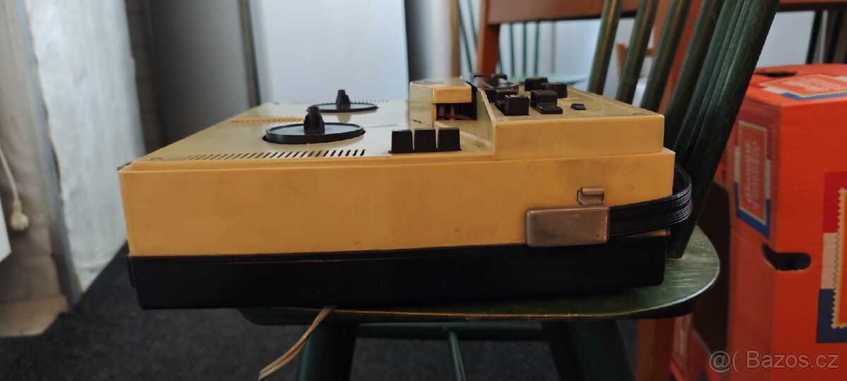 Magnetofon Tesla B4 - 4
