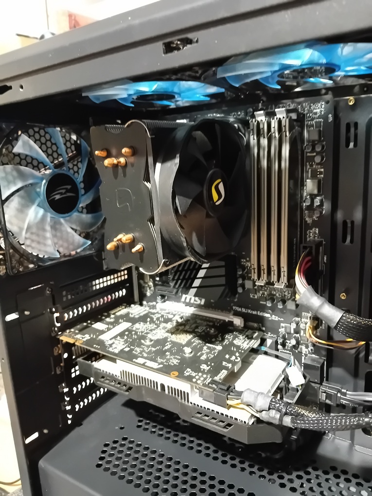 FX8320E/16GB DDR3/240GB SSD/500GB HDD/R7 260X - 4