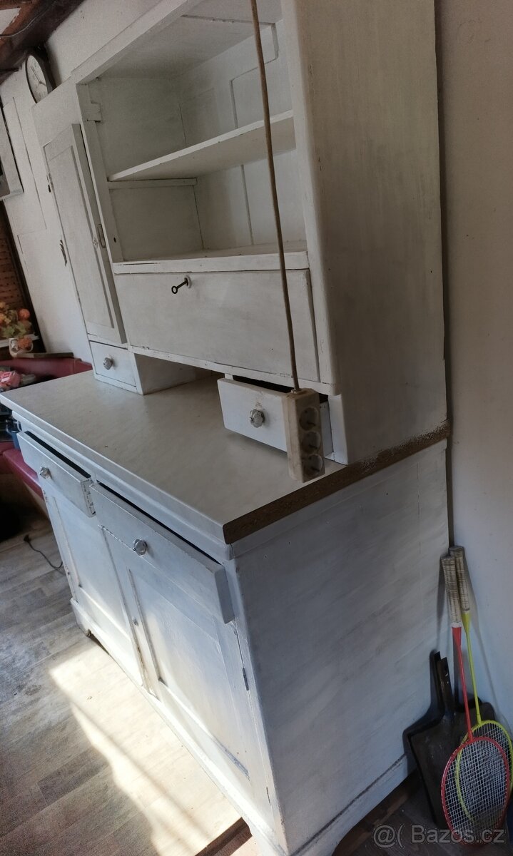 Stará kredenc a skříňky - 4