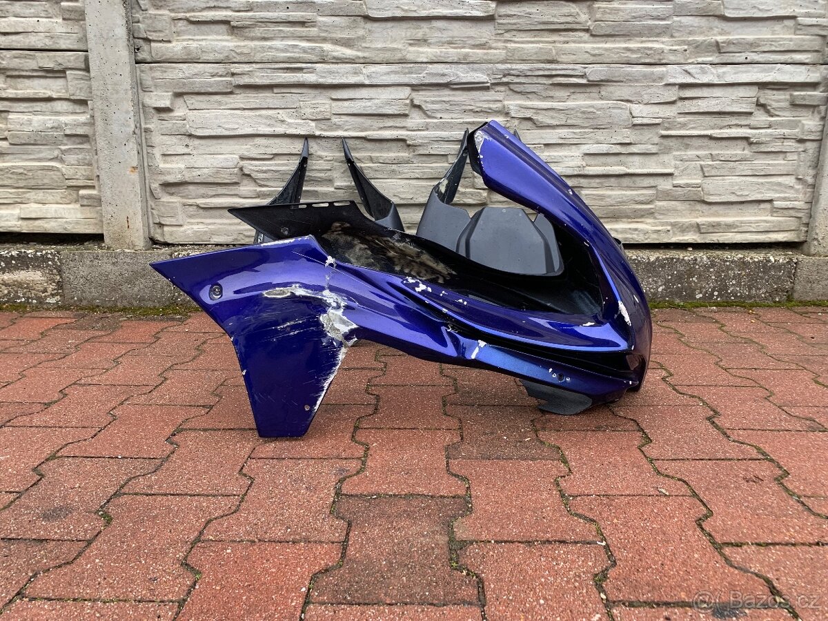 YAMAHA R1 - 4