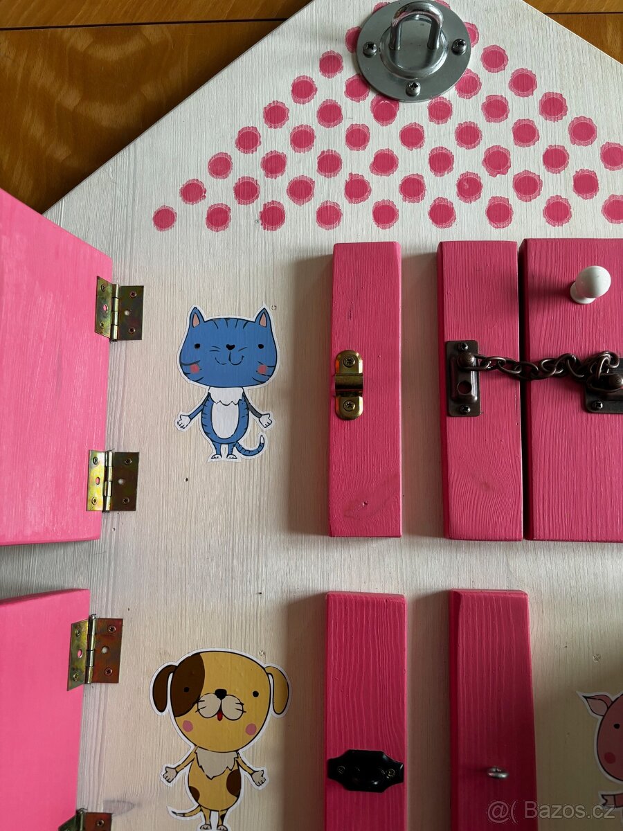 Domeček se zámky - 4