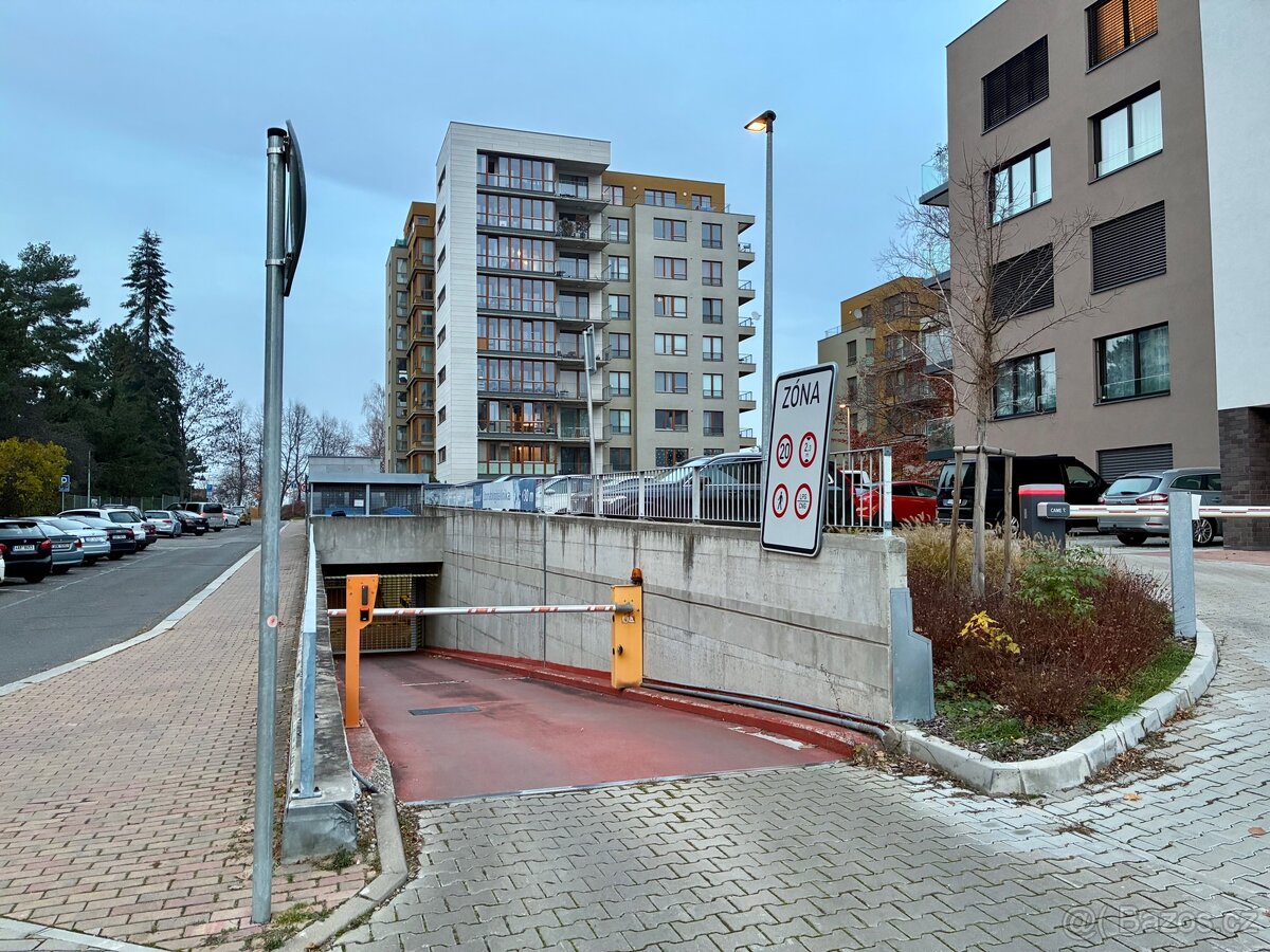 Pronájem garážového stání - Vokovice, Praha 6 - 4