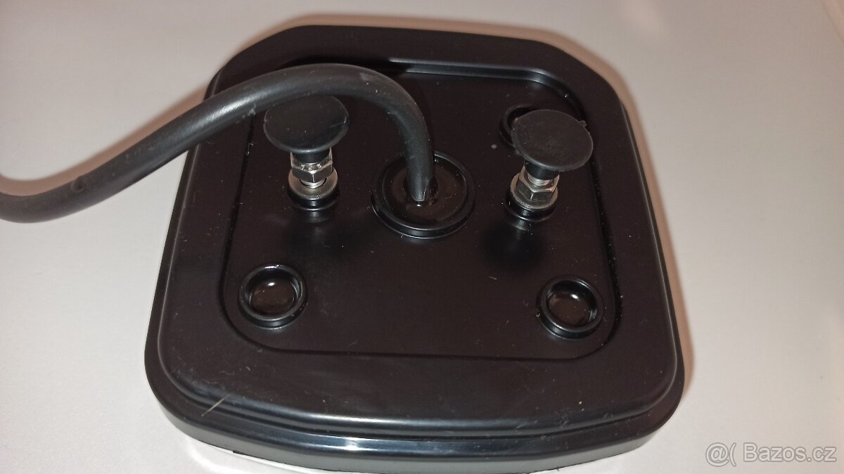 Univerzální zadní LED světlo – 2 kusy 12V / 24V - 4