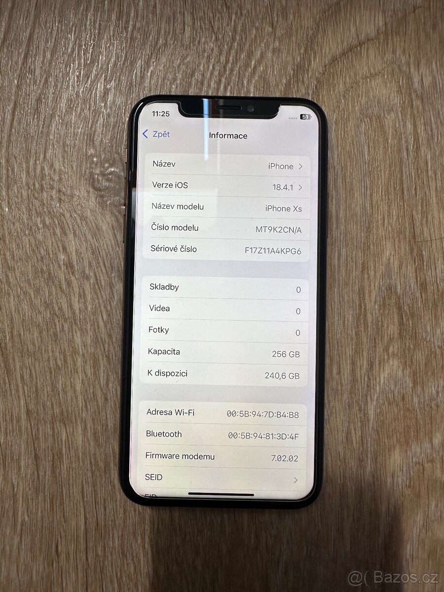 Apple iPhone Xs 256GB Zlatý - 4