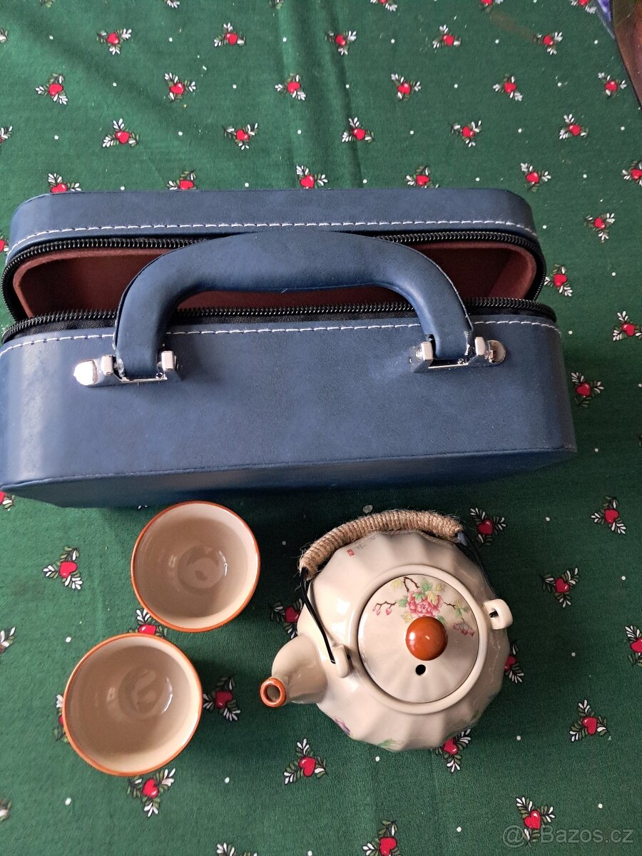 Prodám keramický set v kufříku - 4