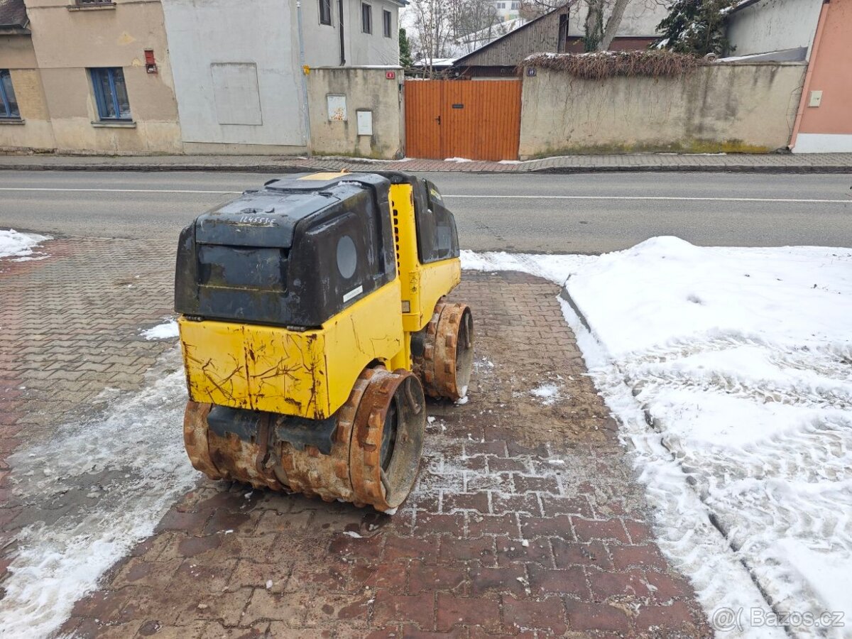 Válec ježkový Bomag BMP 8500 Kompaktor - dálkové ovládání - 4