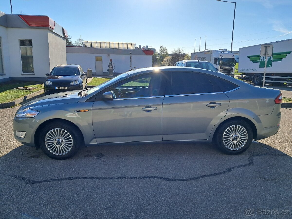 Ford mondeo 2.0i - 4