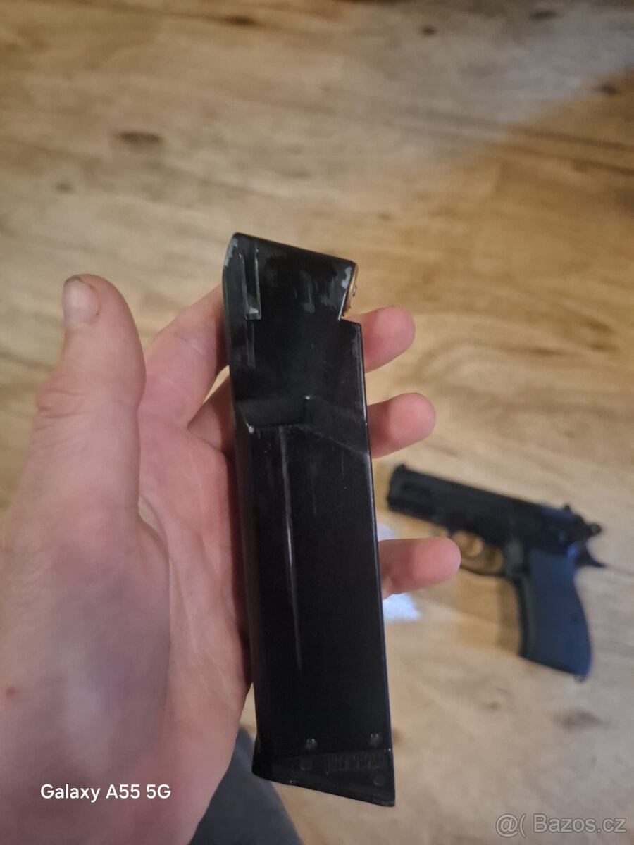 Airsoftová pistole, plynová - 4