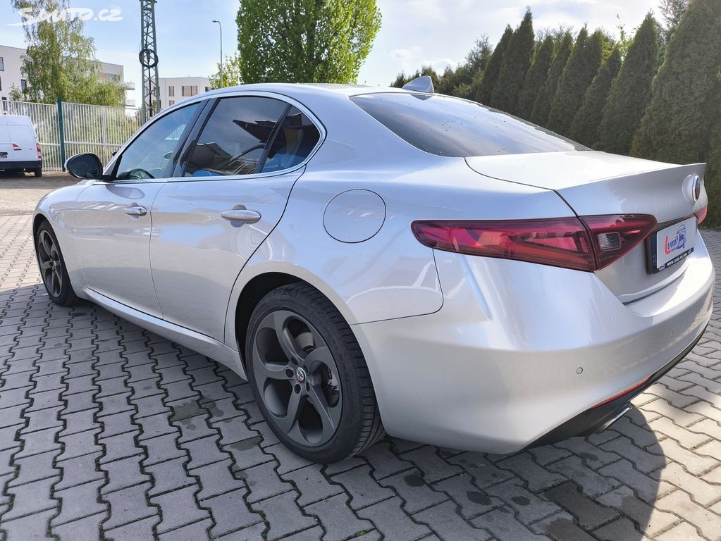 Alfa Romeo Giulia, 2.0 Turbo Super - 4
