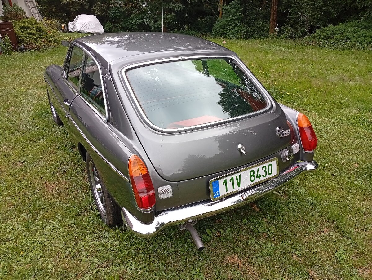 MGB GT 1979 Fully Restored - 4