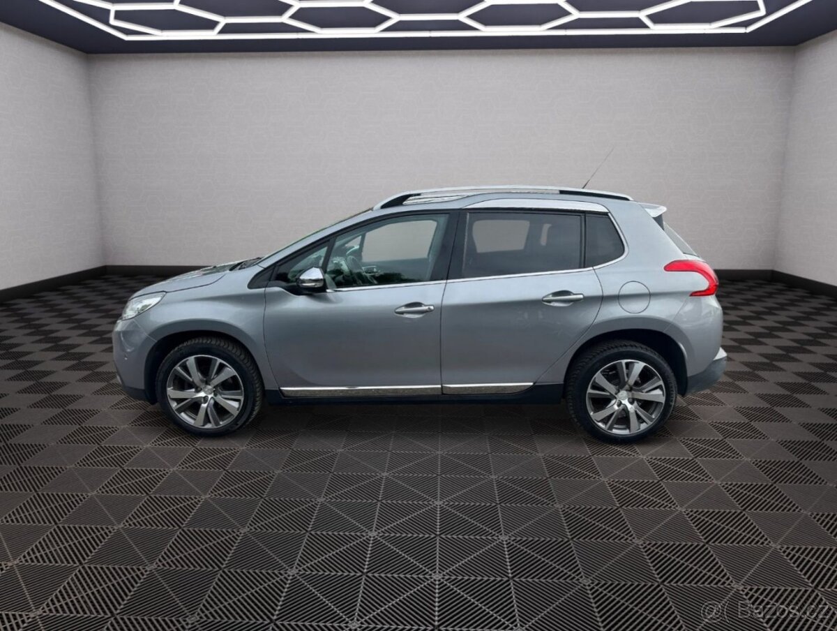 prodám Peugeot 2008 1.2T 81kw Allure - 4