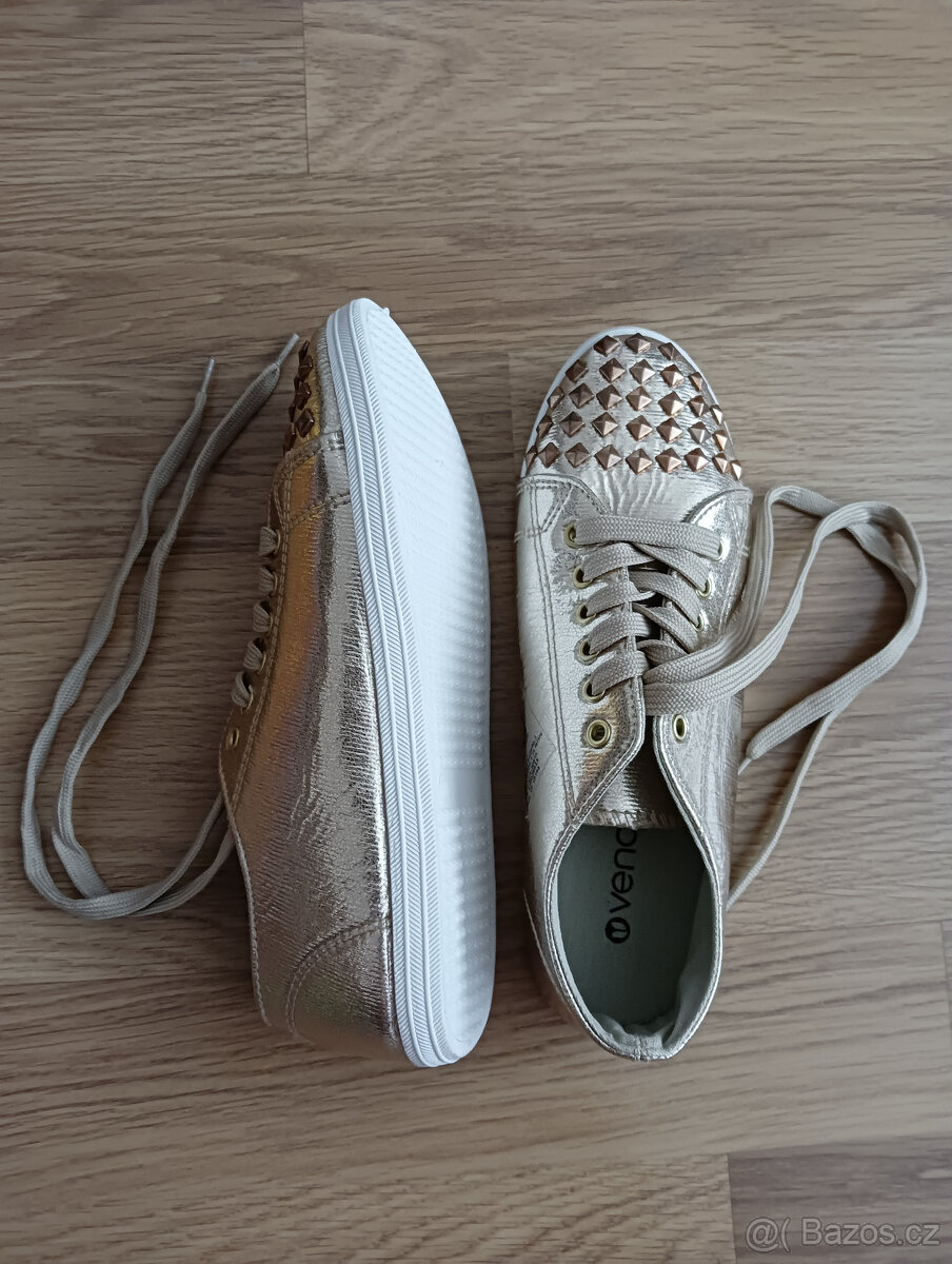 NOVÉ ZNAČKOVÉ BOTY 10x RŮZNÉ MODELY DÁMSKÉ / DÍVČÍ - 4