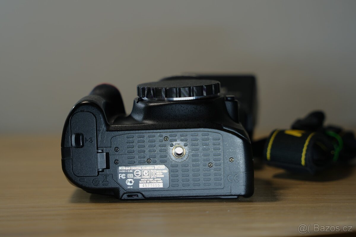 Nikon d5200 (~17k závěrka) - 4