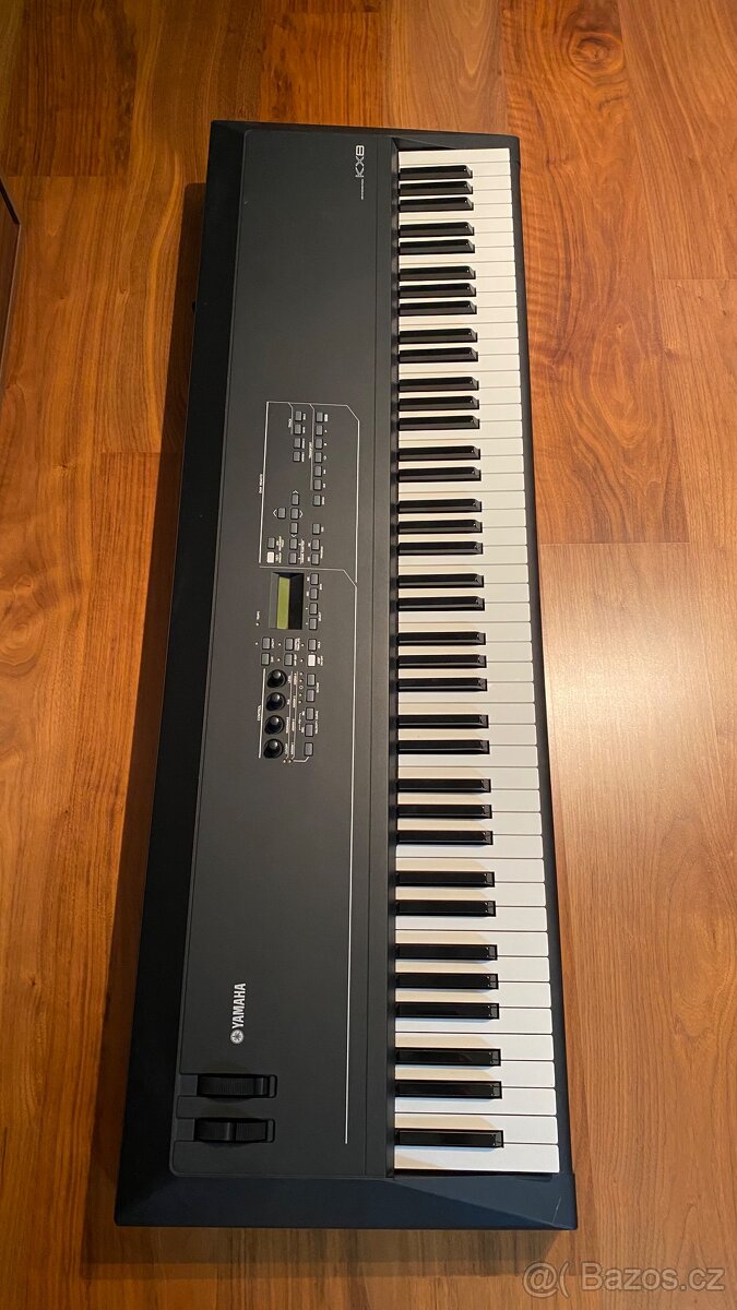 Yamaha KX-8 - 4