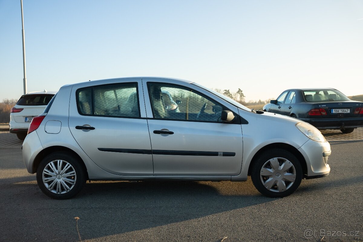 Renault clio 1.2 - 4