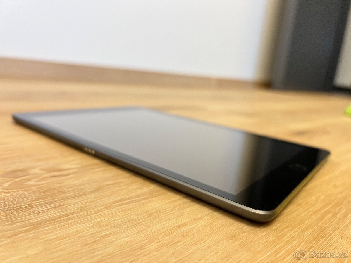 Apple IPad 9. generace Wi-fi 64 gb - 4