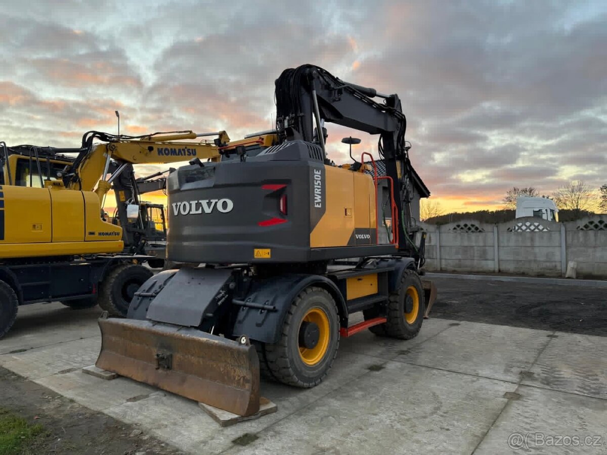 Kolový otočný bagr VOLVO EWR 150 E - 4