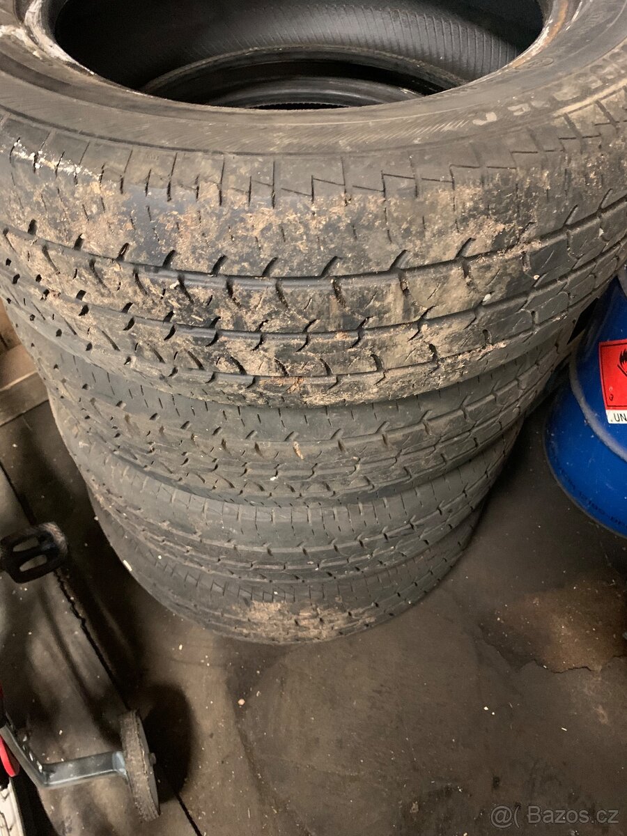Pneu 205/65 R 16 C - 4