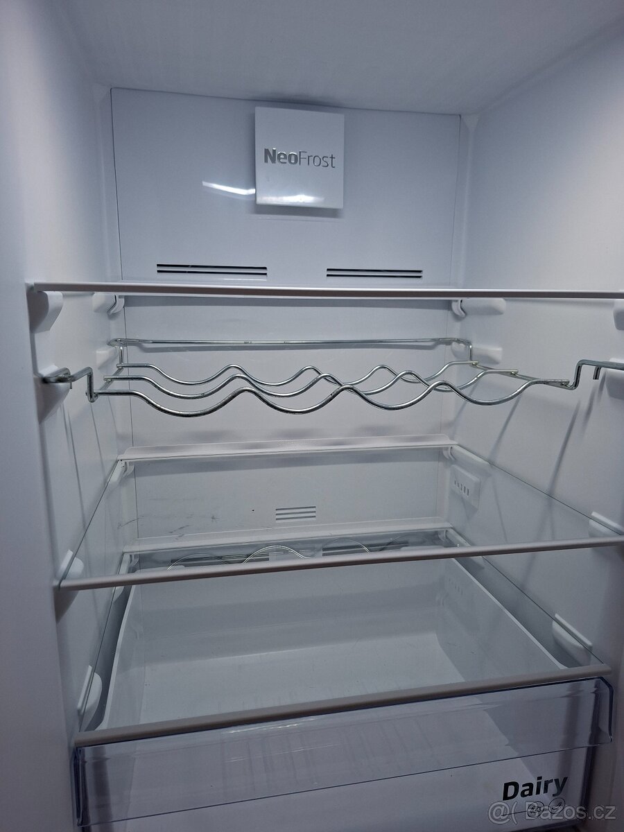 Lednice s mrazákem zn. Beko - 4