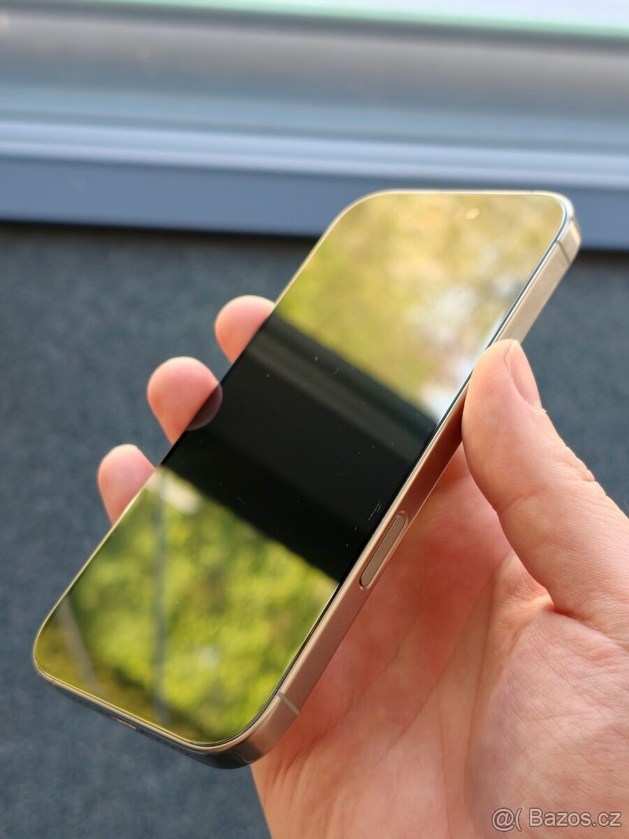 Apple iPhone 16 Pro 256GB - 4