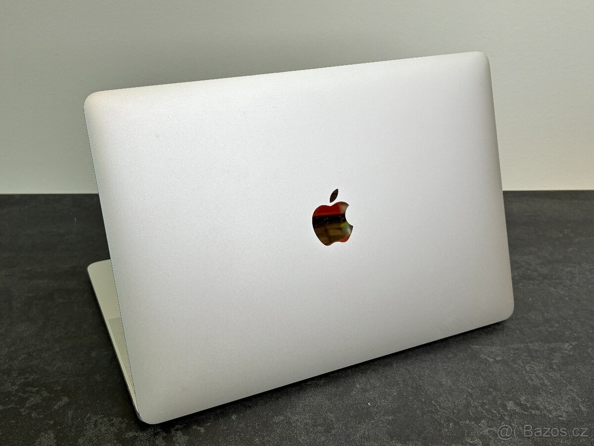 MacBook Pro 13'' 2017 / i5 / 16GB / 256GB SSD - DPH - 4