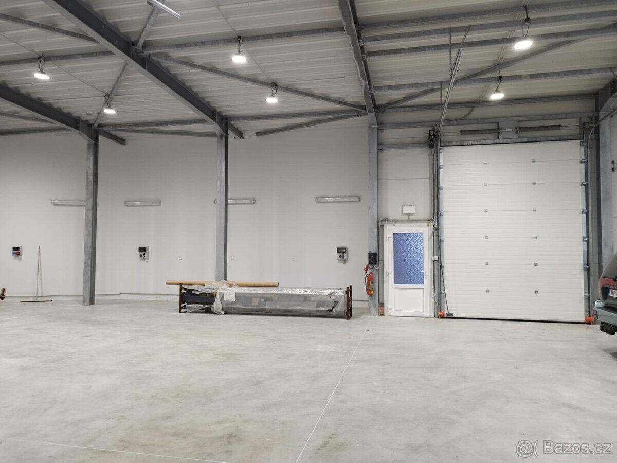 SKLADOVACÍ PROSTORY HALA 320m2 - 4