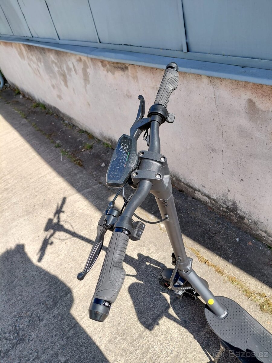 Elektrokoloběžka Vito A3C - 4