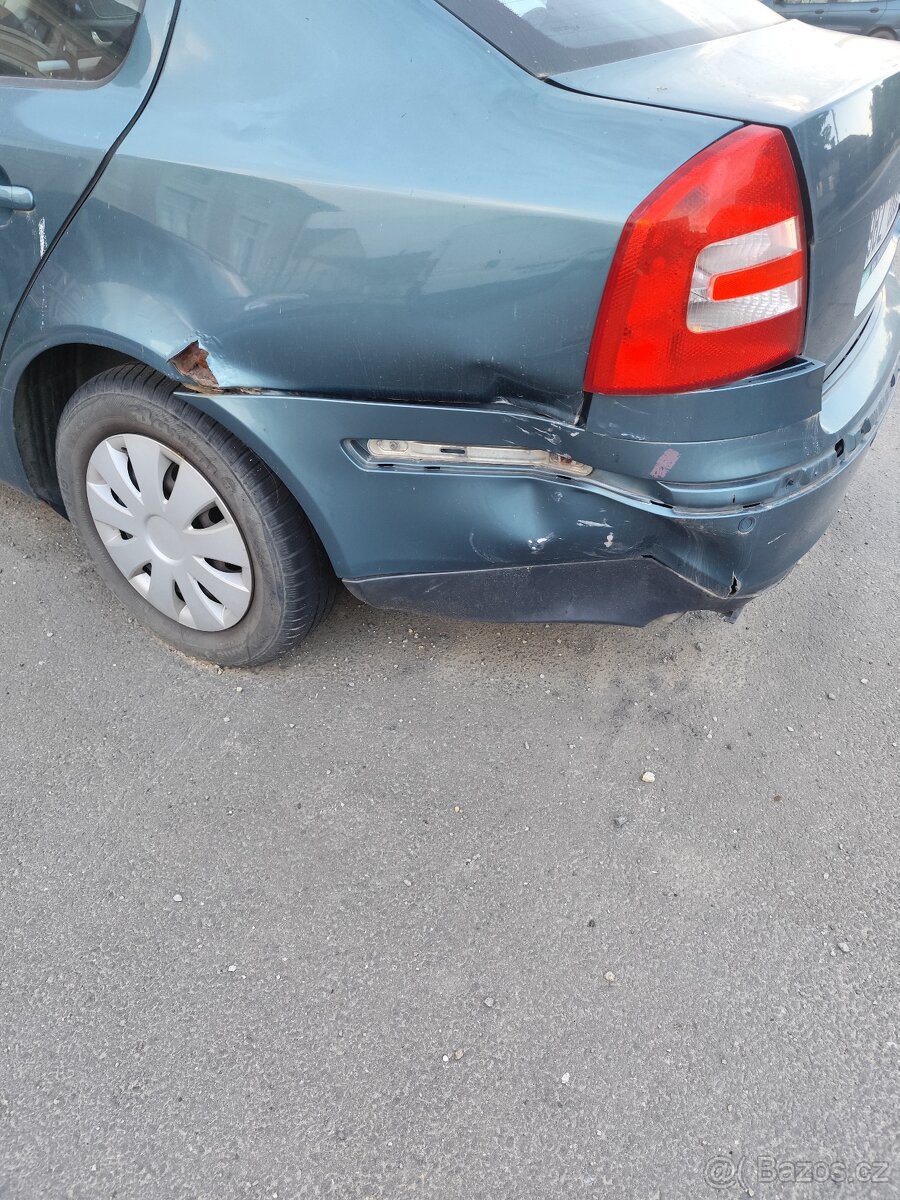 Škoda Octavia 2. 1.6 (75KW) - havarovaná - 4