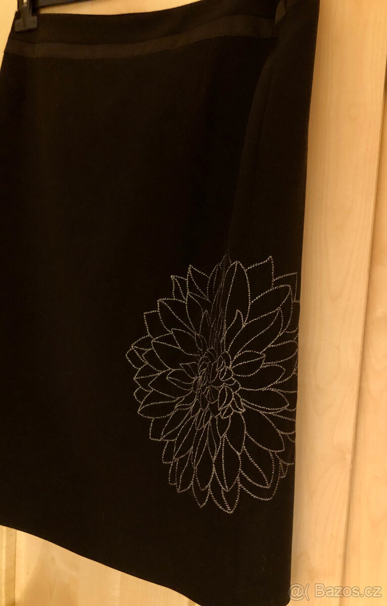 Společenská pouzdrová sukně s lurexovou výšivkou zn. Zebra - 4