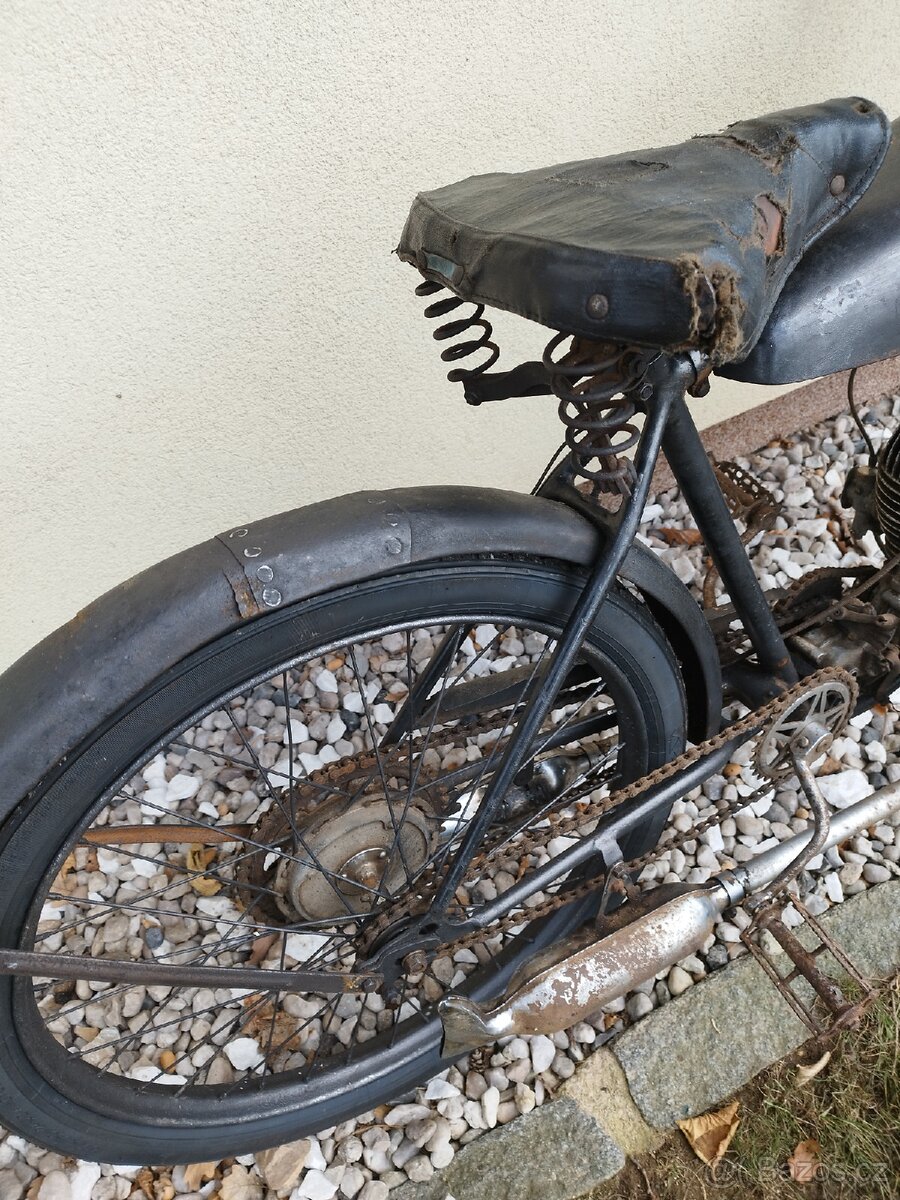 Motocykl veterán Peugeot - 4