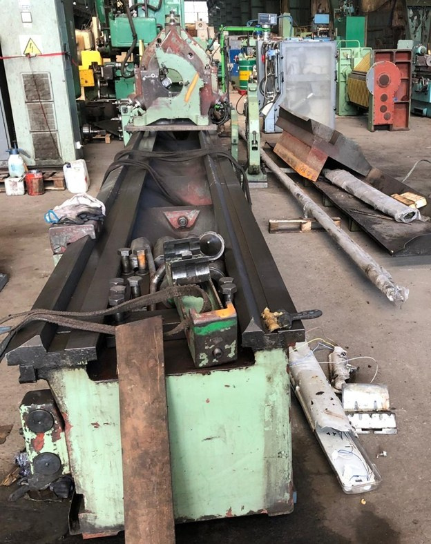 Soustruhy - hrotové SU 100/ 8000 - 4