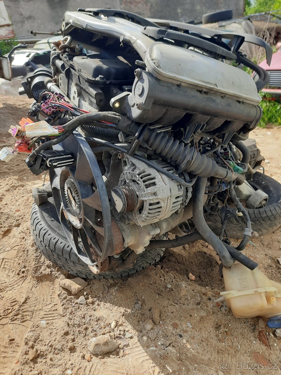 Motor VW Passat VR5 2.3 110kw + převodovka - 4