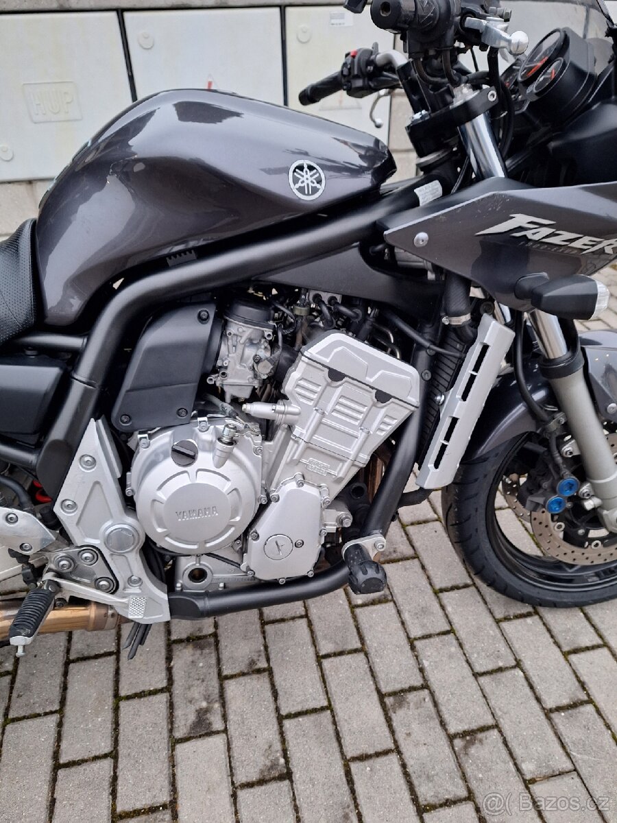 Yamaha fazer 1000 - 4