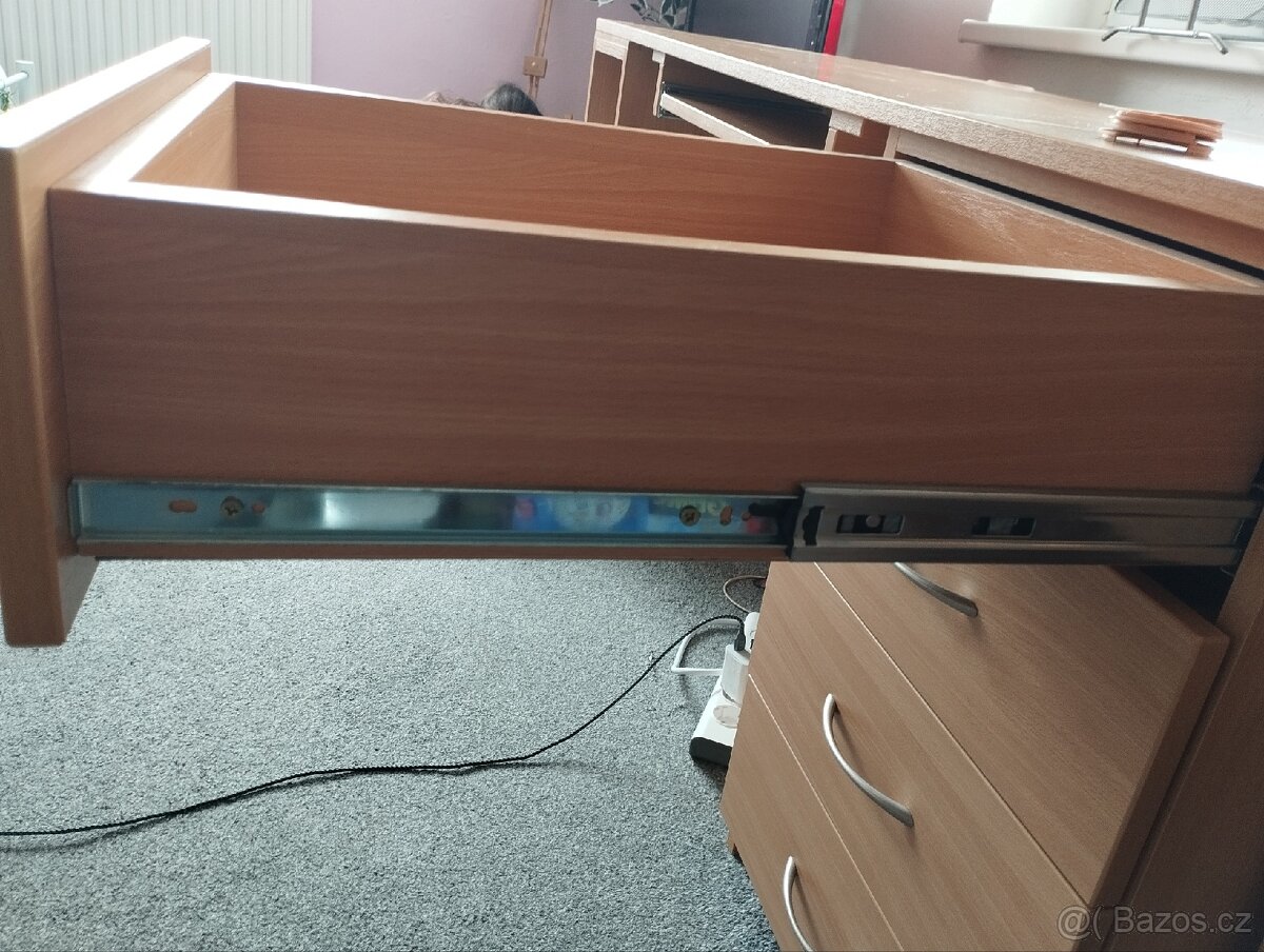 Psací stůl - velký - 4