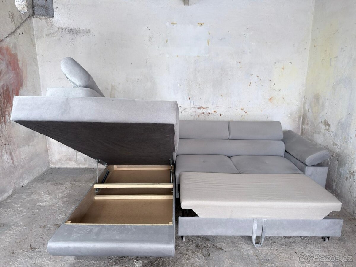 Sedací souprava světle šedé barvy - 4